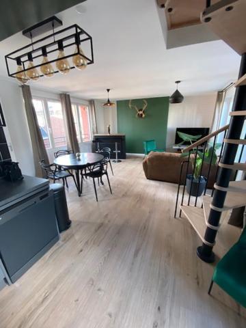 Duplex Proche Gare Vue Tour Perret Avec Parking Gratuit Lägenhet Amiens Exteriör bild