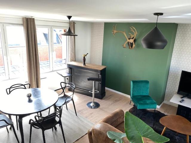 Duplex Proche Gare Vue Tour Perret Avec Parking Gratuit Lägenhet Amiens Exteriör bild